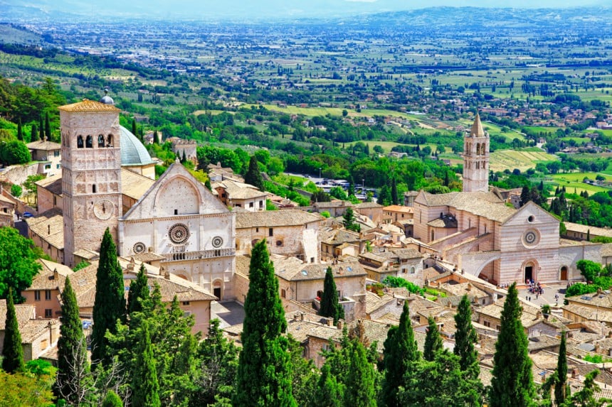Paras aika vierailla Assisissa on keväällä tai syksyllä. Kesällä lämpötila voi tuntua tukalan kuumalta. Kuva: © Freesurf69 | Dreamstime.com
