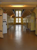 Hämeenlinnan vankilamuseon ekan kerroksen käytävä